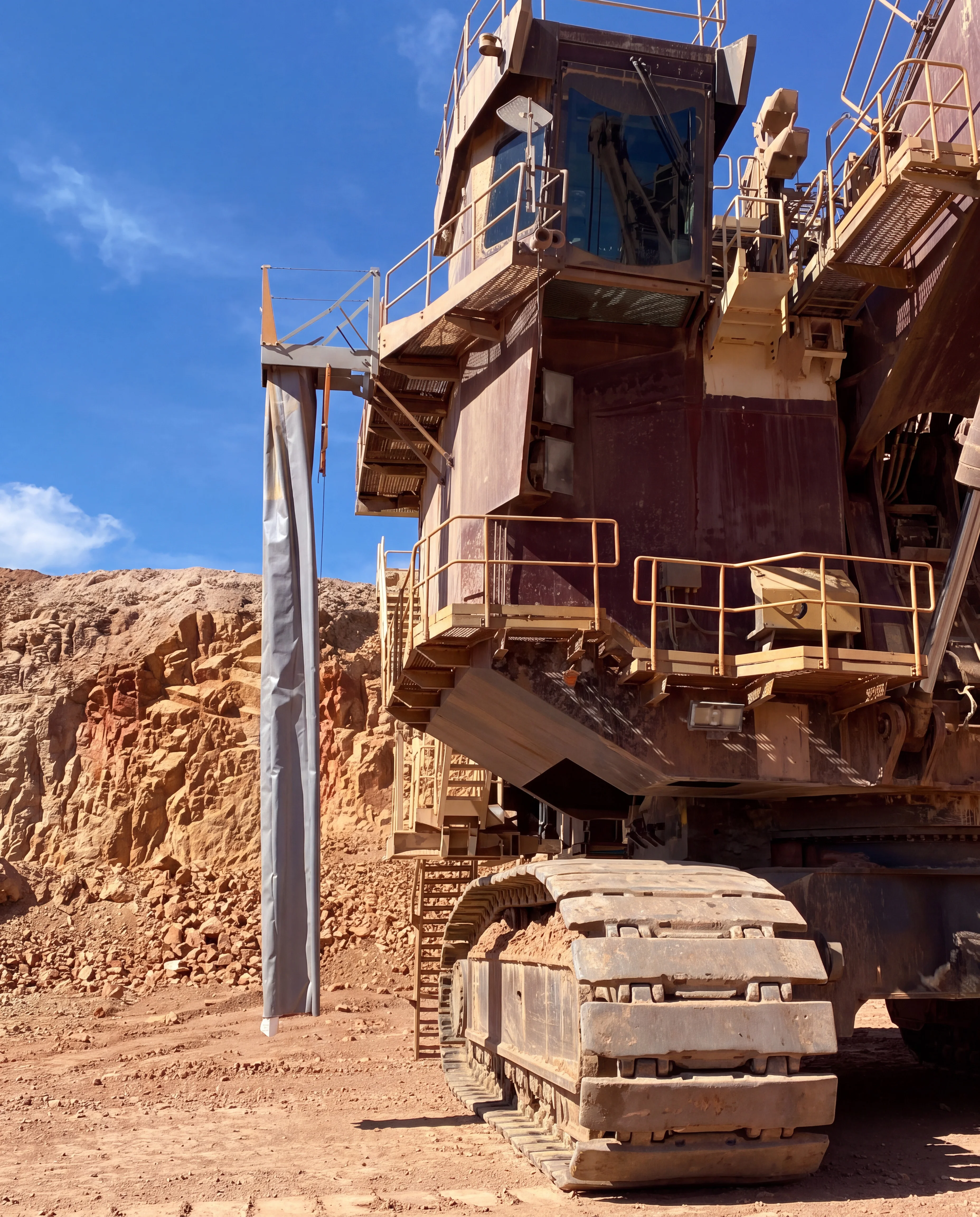 Rampa Mining Escape Chutes instalada em equipamento de grande porte